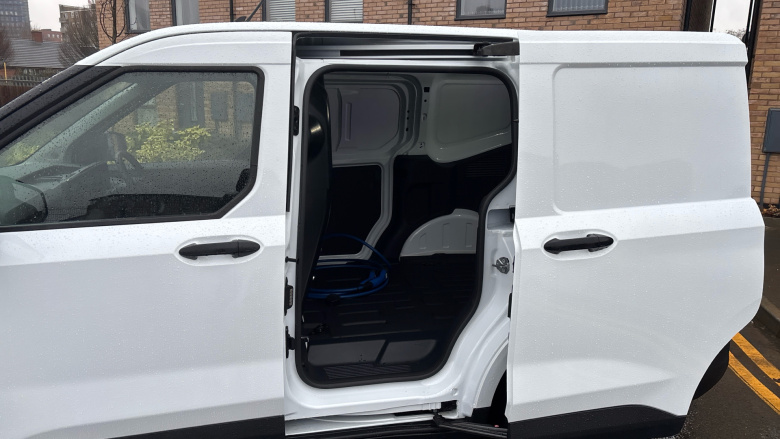 Ford Transit Courier E-Transit Courier 100kW 43kWh Trend Van Auto